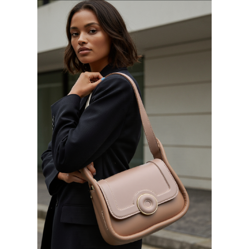 شنطه حريمي لون بني فاتح