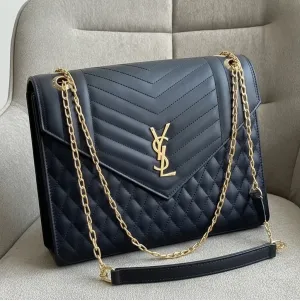 شنطه حريمي اسود LV